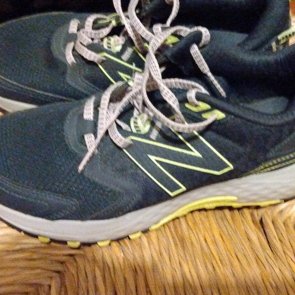 Shoes - Picture 4 of 7